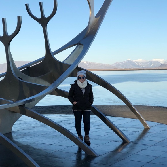 Meet your Posher, Laura - Picture 2 of 6